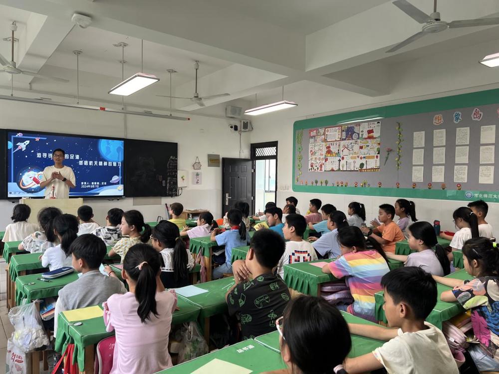 学院开展红色故事进小学课堂主题活动_学生工作_马克思主义学院