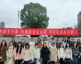 学院研究生赴淮北市实验高级中学观摩学习