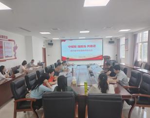 学院召开期中教学检查教师座谈会